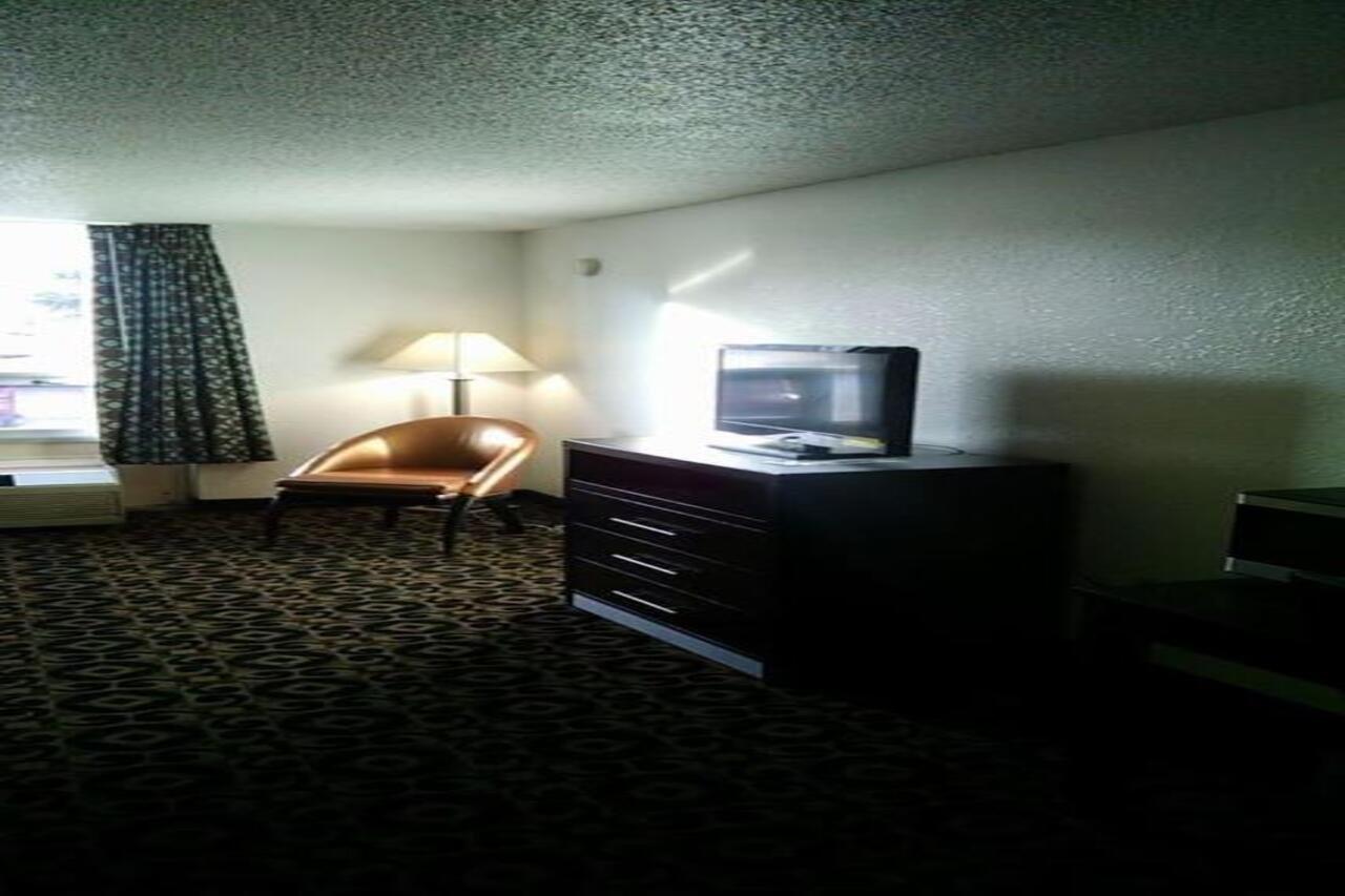 Travelodge By Wyndham Torrington Buitenkant foto