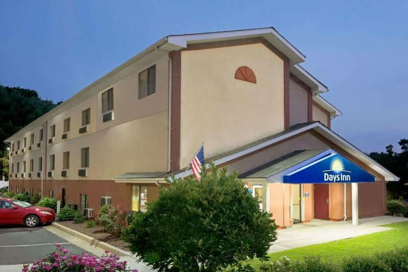 Travelodge By Wyndham Torrington Buitenkant foto